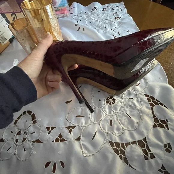 Croc-Embossed Heels - Picture 12 of 12